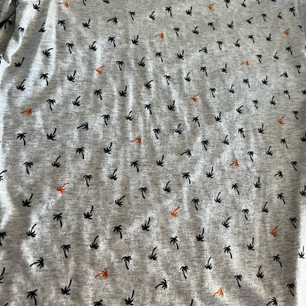 Boys Old Navy T-shirt - Picture 2 of 4